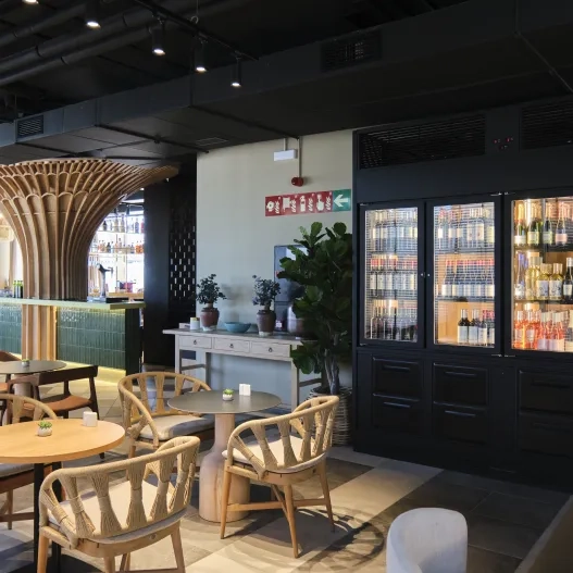 Luz de LÚA BAR & Restaurant
